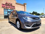 Used 2017 Chrysler Pacifica Touring-L image 3