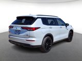 New 2025 Mitsubishi Outlander 4WD Plug-In Hybrid image 3