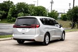 Used 2023 Chrysler Pacifica Touring-L image 5