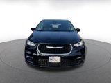 Used 2024 Chrysler Pacifica Touring-L image 5