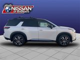 New 2025 Nissan Pathfinder Platinum image 2