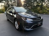 Used 2020 Chrysler Pacifica Touring-L image 3