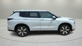 New 2025 Mitsubishi Outlander SE image 2