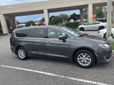 Used 2020 Chrysler Pacifica Touring image 5