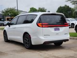 New 2025 Chrysler Pacifica Select image 4