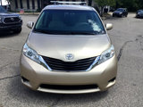 Used 2011 Toyota Sienna LE image 2