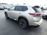 New 2025 Nissan Rogue Platinum image 5