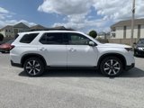 New 2025 Honda Pilot Elite image 3