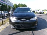 Used 2017 Chrysler Pacifica Touring-L image 4