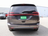 Used 2023 Chrysler Pacifica Touring-L image 4