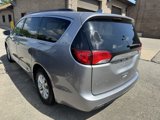Used 2017 Chrysler Pacifica Touring-L image 3