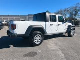 Used 2023 Jeep Gladiator Sport image 4