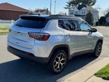 Used 2025 Jeep Compass Limited image 4