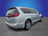 New 2023 Chrysler Pacifica Limited w/ Uconnect Theater Family Group image 3