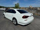Used 2018 Volkswagen Passat 2.0T SE image 4