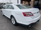 Used 2016 Ford Taurus SE image 4
