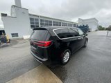 New 2026 Chrysler Pacifica Select image 5