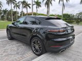 Used 2021 Porsche Cayenne Coupe image 5