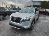 New 2025 Nissan Pathfinder Platinum image 3