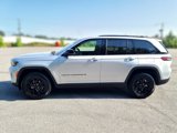Used 2024 Jeep Grand Cherokee Altitude image 2