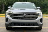 Used 2024 Volkswagen Atlas SE image 2