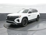 New 2025 Volkswagen Atlas Peak Edition SE image 3