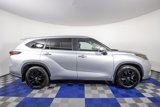 Used 2024 Toyota Highlander XLE image 4
