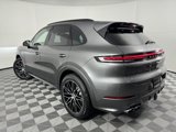 Certified 2025 Porsche Cayenne image 3