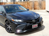 Used 2022 Toyota Camry SE image 2