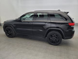 Used 2019 Jeep Grand Cherokee Laredo image 3