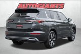 New 2025 Mitsubishi Outlander SE image 4