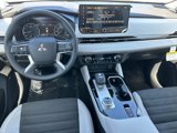 New 2025 Mitsubishi Outlander SE image 6