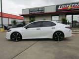 Used 2018 Toyota Camry XSE image 2