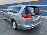 Used 2020 Chrysler Pacifica Limited image 3
