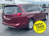 Used 2023 Chrysler Pacifica Touring-L image 3