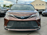 Used 2023 Toyota Sienna XLE image 2