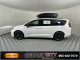 New 2025 Chrysler Pacifica Select image 4