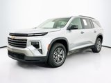 Used 2025 Chevrolet Traverse LT image 3