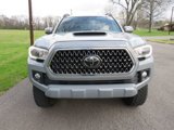 Used 2018 Toyota Tacoma TRD Sport image 3