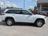 Used 2024 Jeep Grand Cherokee Laredo image 3