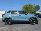 Used 2025 Kia Seltos EX image 3
