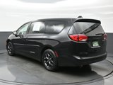Used 2020 Chrysler Pacifica Touring w/ S Appearance Package image 4