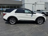 Used 2025 Ford Explorer Platinum w/ Ultimate Package image 2