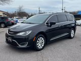 Used 2018 Chrysler Pacifica Touring-L image 2