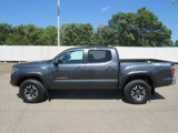 Used 2022 Toyota Tacoma TRD Off-Road image 2