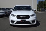 Used 2023 Chrysler Pacifica Touring-L image 2