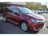 Used 2018 Chrysler Pacifica Touring-L w/ Tire & Wheel Group image 3