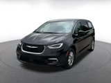 Used 2024 Chrysler Pacifica Touring-L image 5