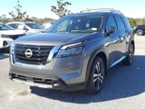 New 2025 Nissan Pathfinder Platinum image 2