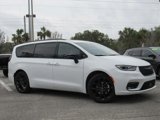 New 2025 Chrysler Pacifica Limited w/ Trailer Tow Group image 2
